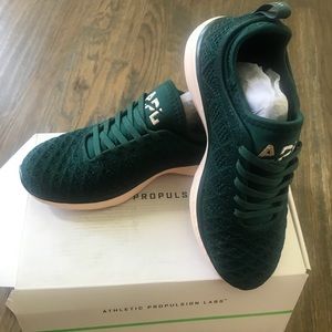Lululemon APL tennis shoes